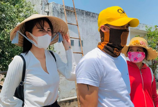 Showbiz 17/3: Bond girl’ Pháp mắc Covid -19 nhưng không được nằm viện vì quá tải ảnh 3