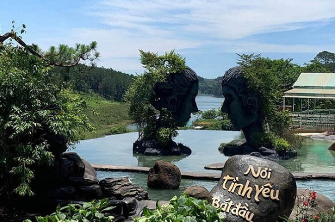 Showbiz 17/2: Lời cuối đẫm nước mắt của đạo diễn ở Hồ Bắc qua đời vì Covid – 19 ảnh 5