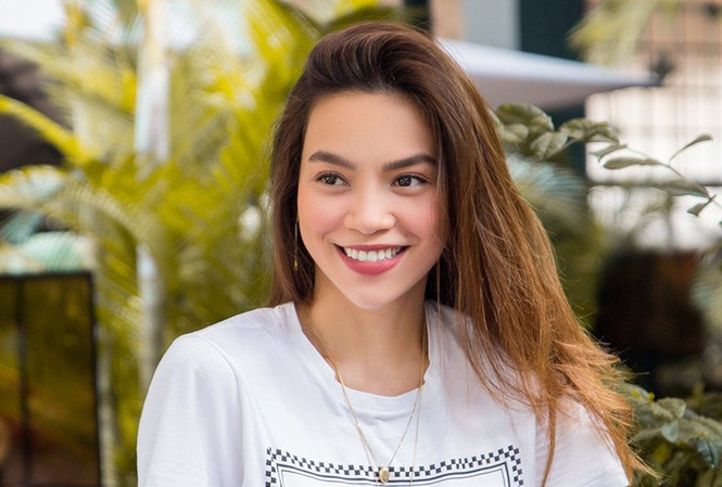 Showbiz 14/3: Đài truyền hình TQ bị phản ứng vì dùng khẩu trang trong suốt ảnh 7