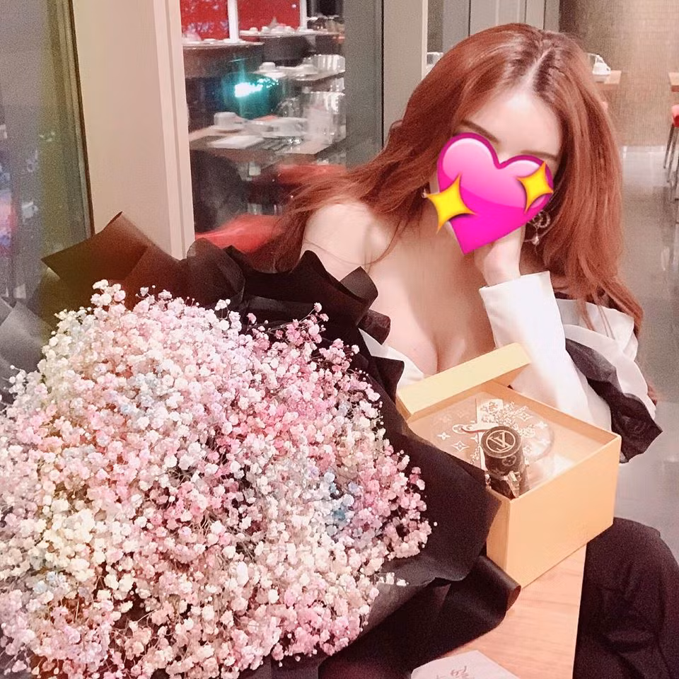 Vũ Hoàng Việt chia sẻ về bạn gái mới sau chia tay Yvonne Thúy Hoàng hơn 32 tuổi ảnh 2