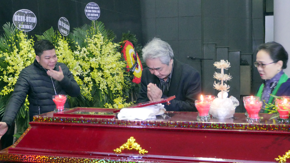 Đám tang đẫm nước mắt tiễn biệt NSƯT Vũ Mạnh Dũng ảnh 4