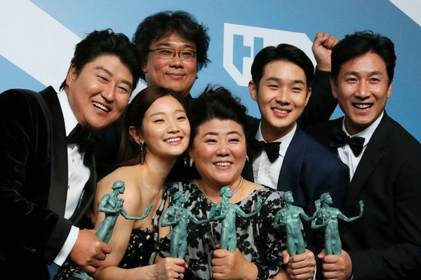 Showbiz 20/1: Lâm Tâm Như bị nghi mang bầu lần 2 ở tuổi 44 ảnh 4