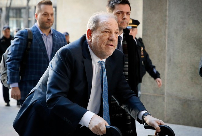 Showbiz 12/3: Đăng ảnh khỏa thân khi tắm, Elly Trần nhận bình luận khiếm nhã ảnh 7