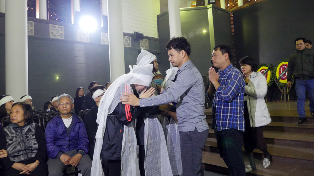 Đám tang đẫm nước mắt tiễn biệt NSƯT Vũ Mạnh Dũng ảnh 9