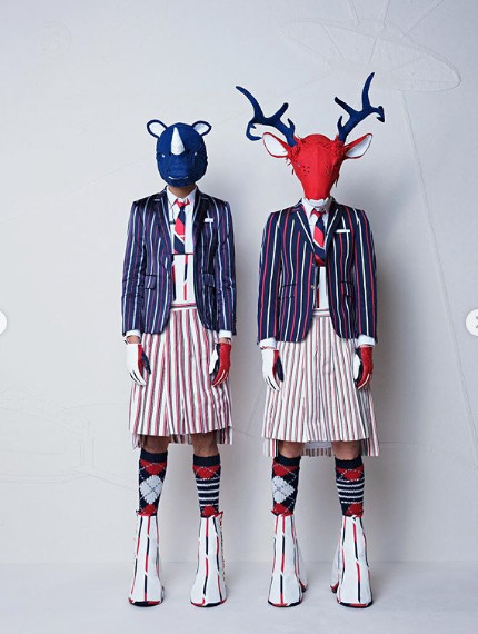 Dàn người mẫu đeo mặt nạ 'đầu trâu mặt ngựa' trên sàn diễn gây chú ý ảnh 5