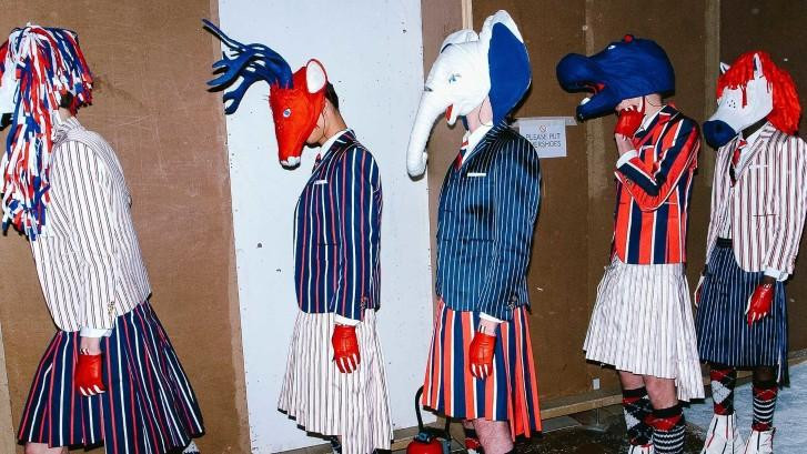 Dàn người mẫu đeo mặt nạ 'đầu trâu mặt ngựa' trên sàn diễn gây chú ý ảnh 7