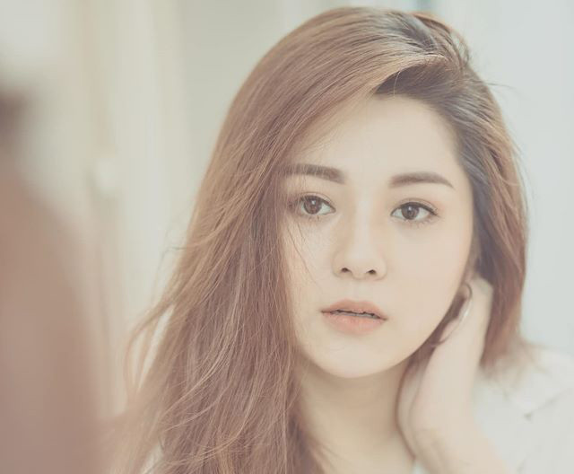 Khóc nghẹn cảnh 'người đầu bạc tiễn kẻ đầu xanh' tại tang lễ MC Diệu Linh ảnh 6 Khóc nghẹn cảnh 'người đầu bạc tiễn kẻ đầu xanh' tại tang lễ MC Diệu Linh ảnh 6