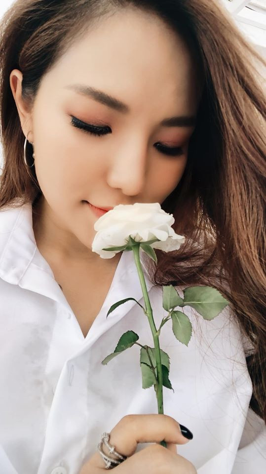 Vợ cũ Lâm Vinh Hải 'đốt mắt' người nhìn với vòng 3 siêu gợi cảm ảnh 9