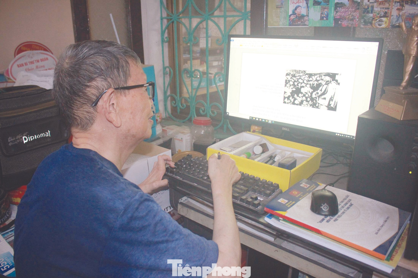 Một thông tín viên đặc biệt ảnh 1