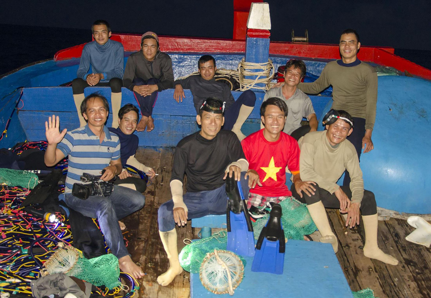 Bãi Macclesfield và lưỡi bò liếm xéo Biển Đông ảnh 1