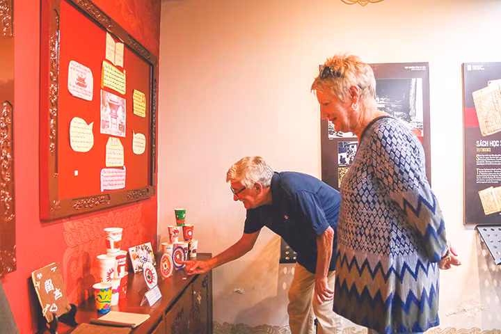 Đau đầu nghĩ kế để du khách tiêu tiền khi đến Việt Nam ảnh 1