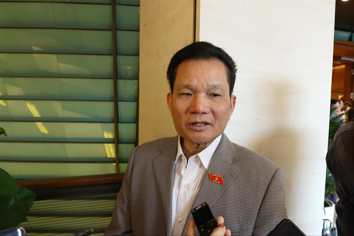 Bộ trưởng, Chủ tịch tỉnh có nên làm đại biểu Quốc hội hay không? ảnh 1