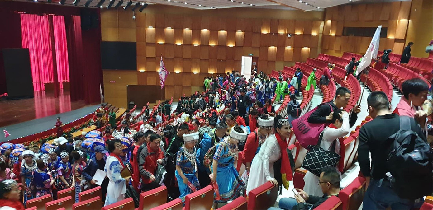 Vụ 600 khách Trung Quốc tự biểu diễn: Chờ xử lý của Quảng Ninh ảnh 1