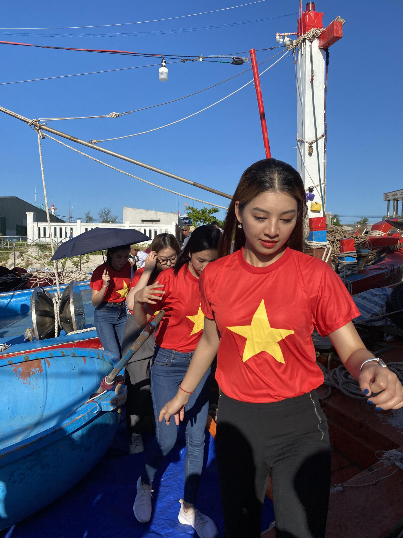 Kết hợp tuyệt đẹp của Hoa hậu Việt Nam 2020 với Giải chạy Lý Sơn ảnh 2