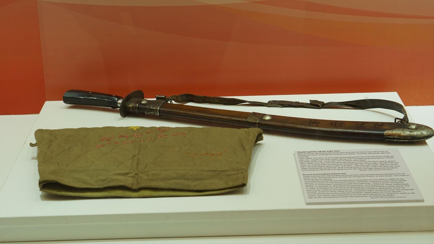 Hiện vật quý kể chuyện về Đảng ảnh 1