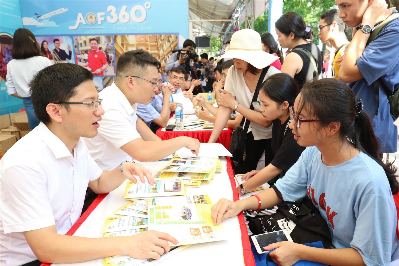 Tranh cãi mức thu học phí trực tuyến: Kiến nghị lập đoàn thanh tra ảnh 2