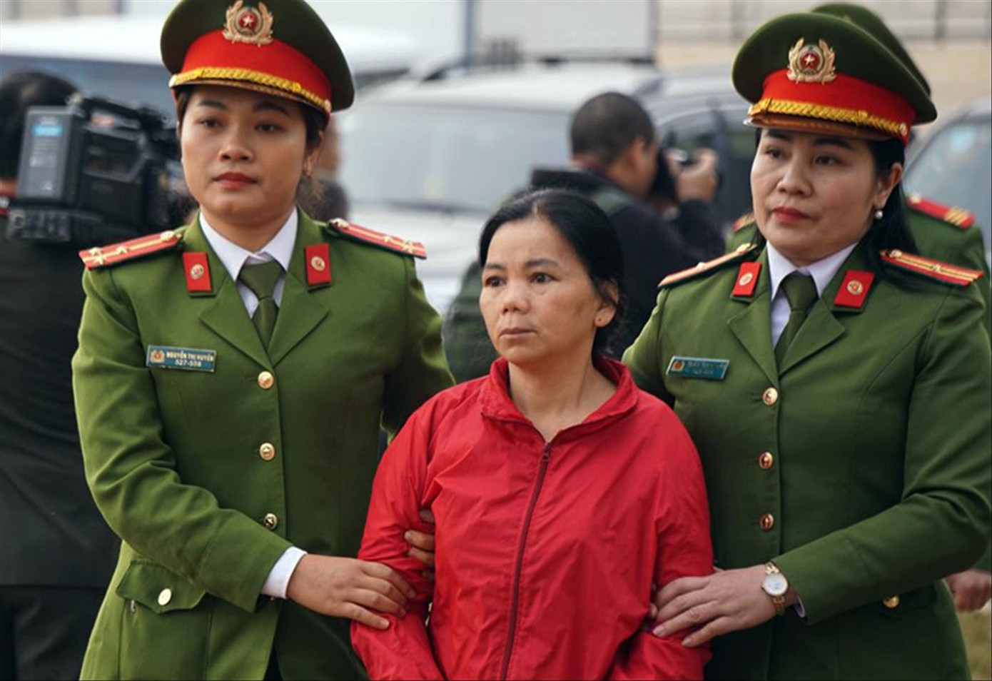 Sơ thẩm vụ sát hại nữ sinh giao gà: Vợ chồng Bùi Văn Công chối tội ảnh 1