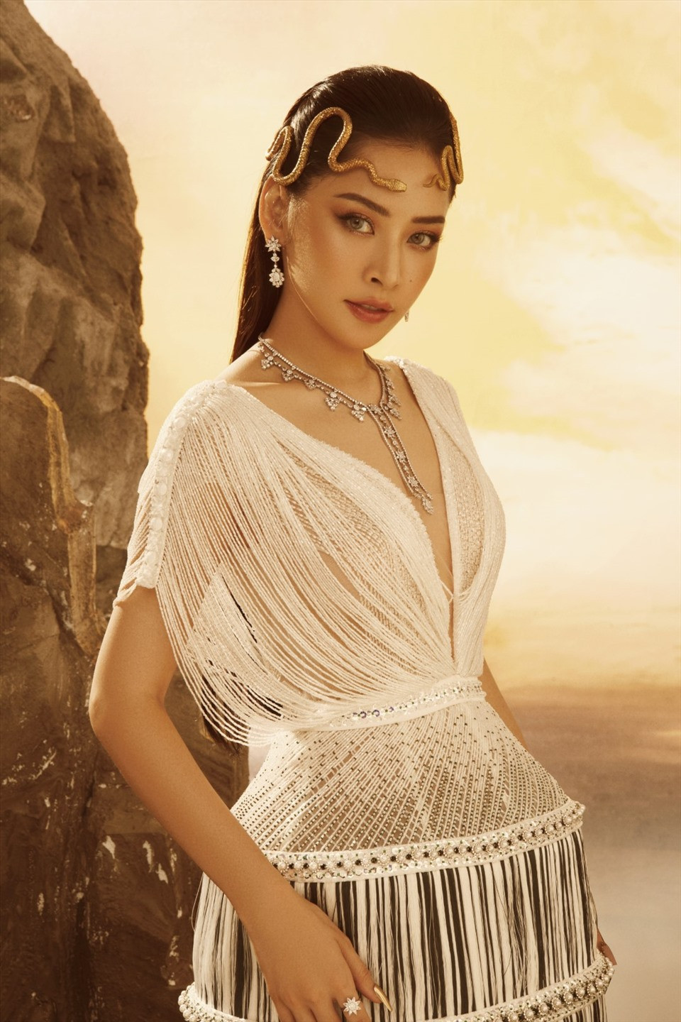 Chi Pu biết phải làm sao, Hoàng Yến dư tự tin ảnh 1