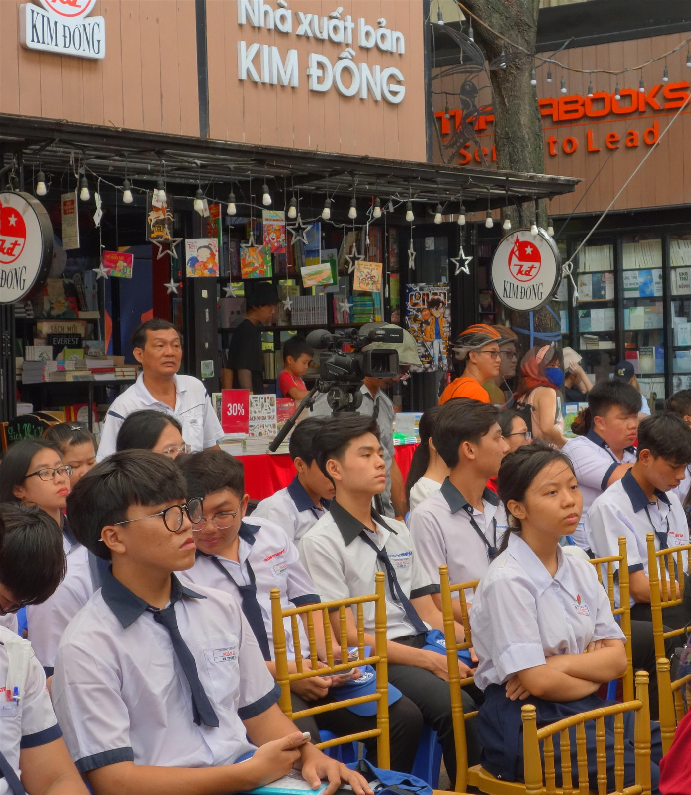 Lèo tèo, đơn điệu sách cho thiếu nhi ảnh 1