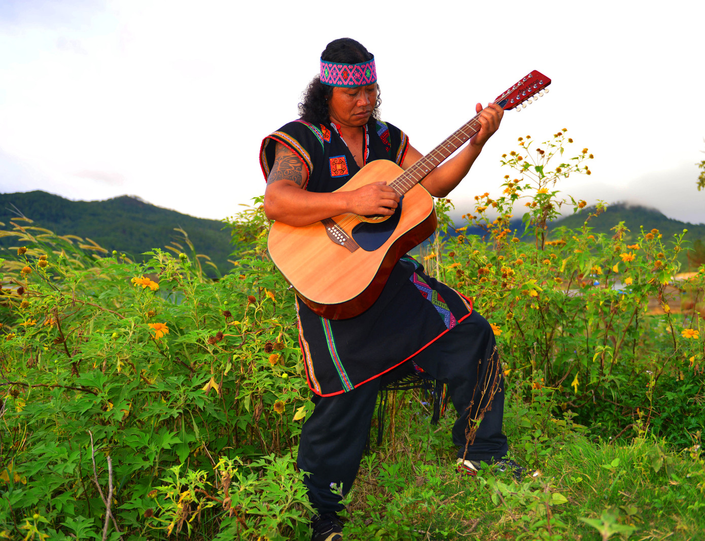 Những gã khùng làm nên thương hiệu du lịch xứ hoa ảnh 1