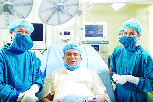 Căng da mặt chỉ Collagen, xu hướng trẻ hóa làn da hiện đại ảnh 1