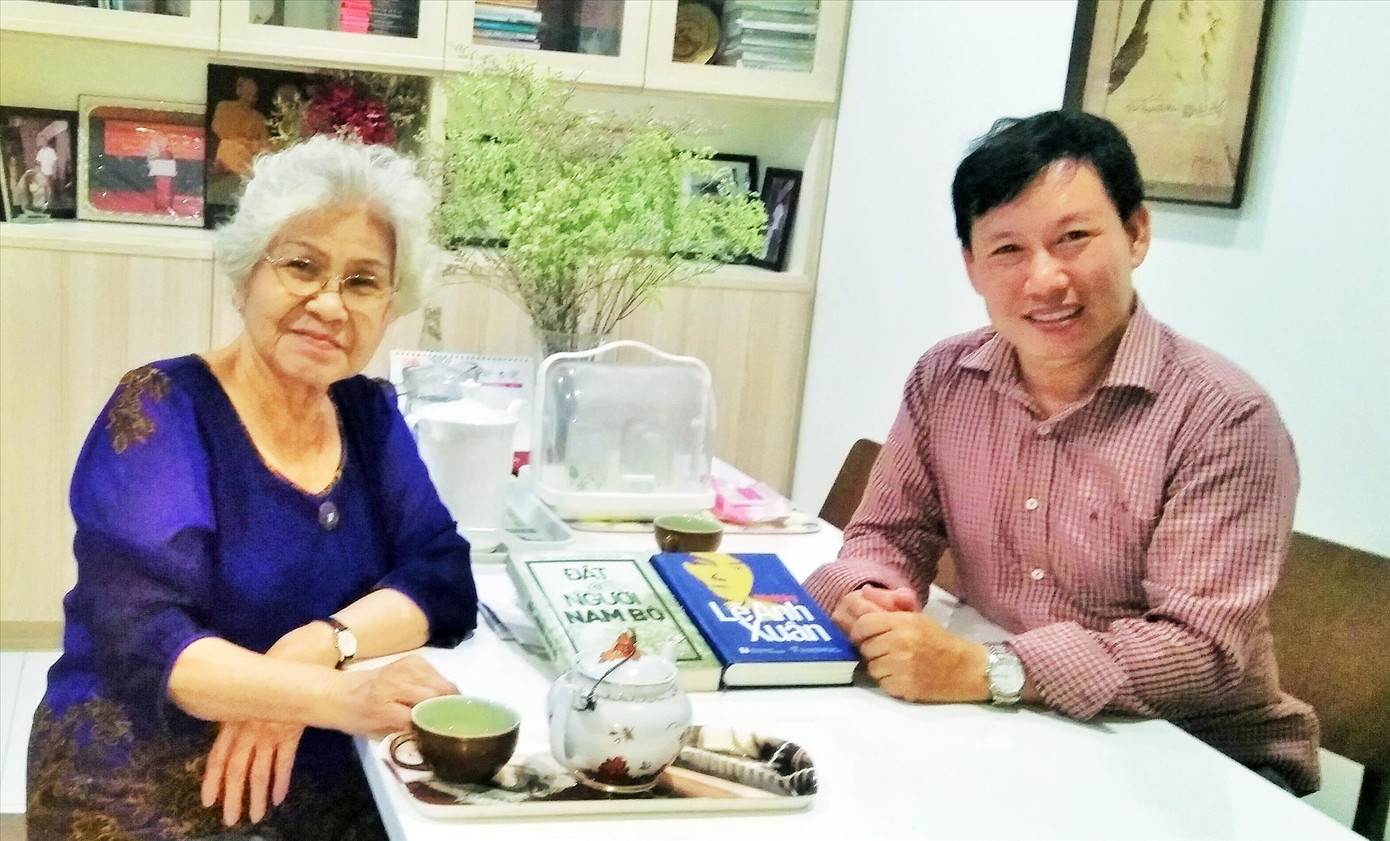 Nghệ sĩ miền Nam làm Bác Hồ rơi lệ ảnh 2