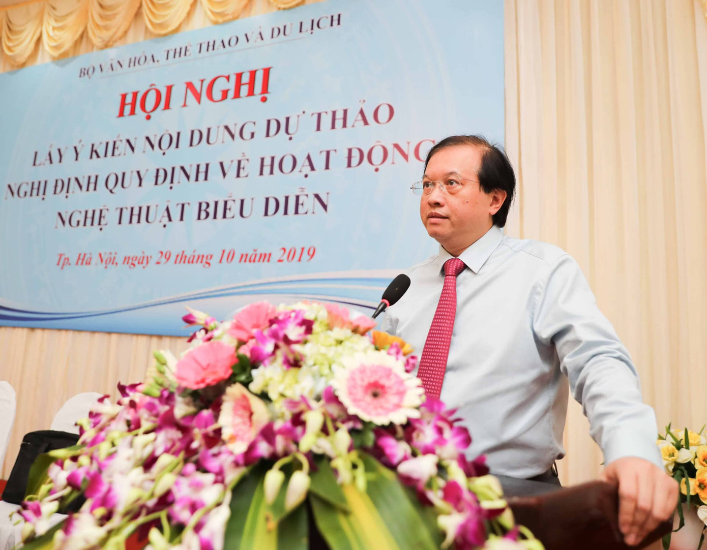 Lấy ý kiến Nghị định biểu diễn: Cho phép thi nam vương, cởi mở cấp phép ảnh 1