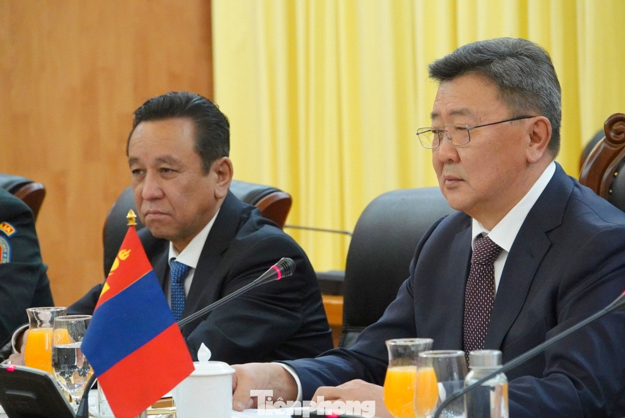 Bộ trưởng Quốc phòng Việt Nam - Mông Cổ ký thoả thuận hợp tác quốc phòng ảnh 5