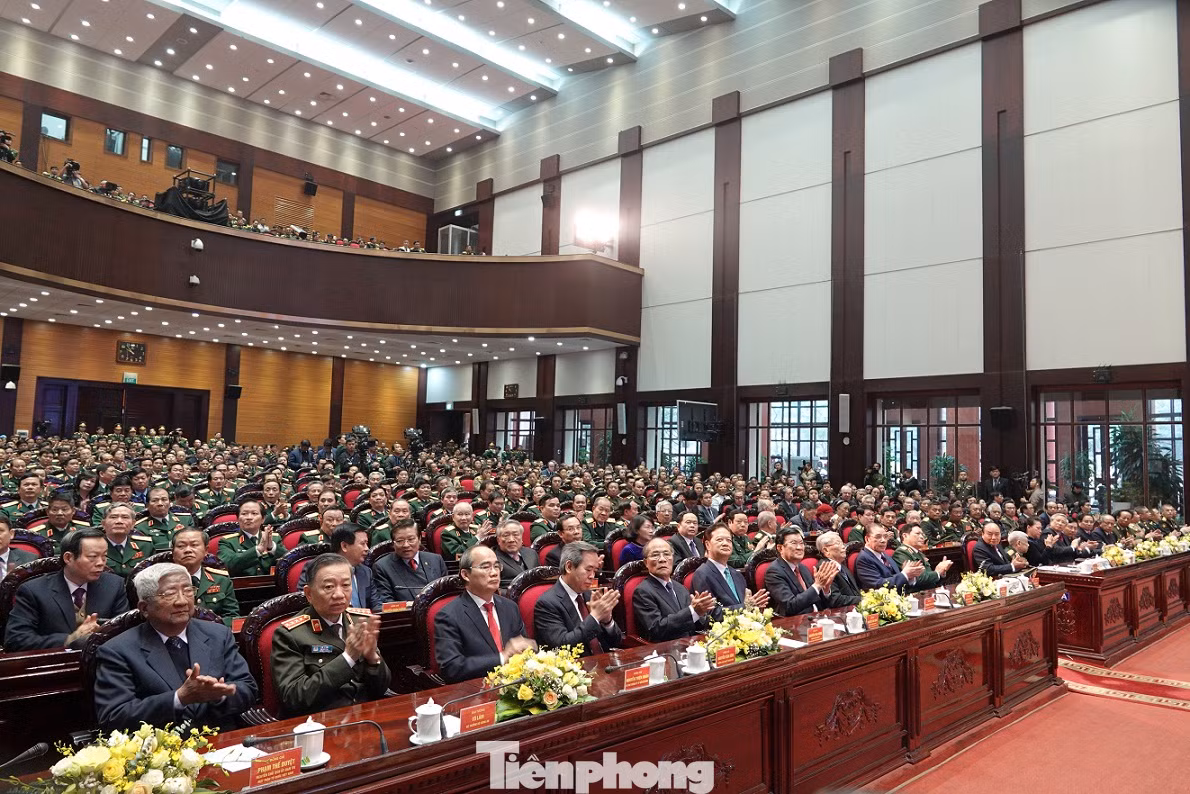 Tặng Huân chương Quân công hạng Nhất cho Quân đội nhân dân Việt Nam ảnh 2