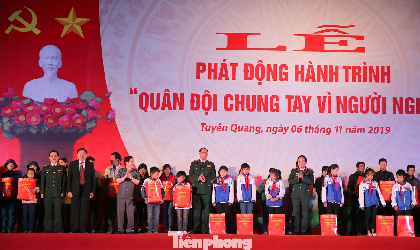 Quân đội chung tay vì người nghèo ảnh 5