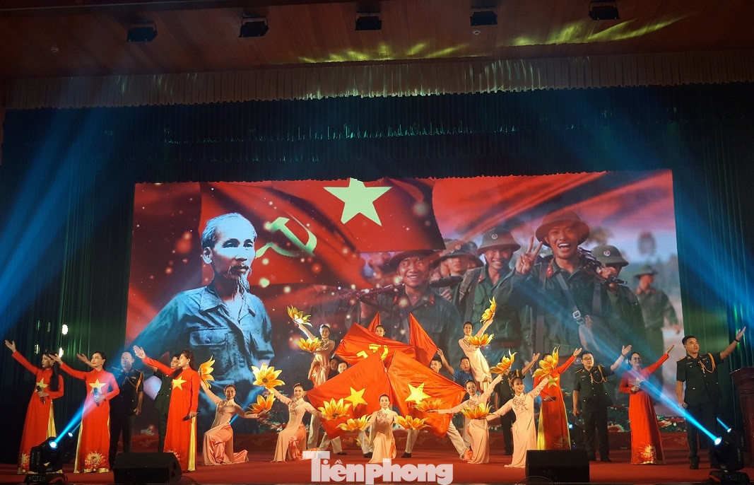 Thủ lĩnh Đoàn trong Quân đội học kỹ năng tuyên truyền pháp luật ảnh 5