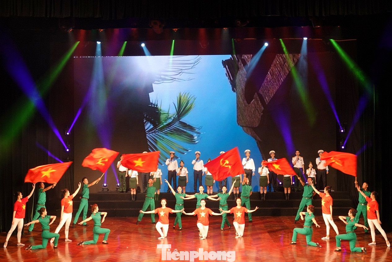 Thúc đẩy bình đẳng giới trong Quân đội trên lĩnh vực chính trị ảnh 6