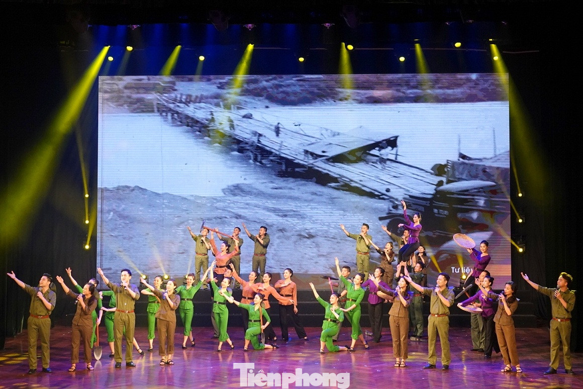 Thúc đẩy bình đẳng giới trong Quân đội trên lĩnh vực chính trị ảnh 8