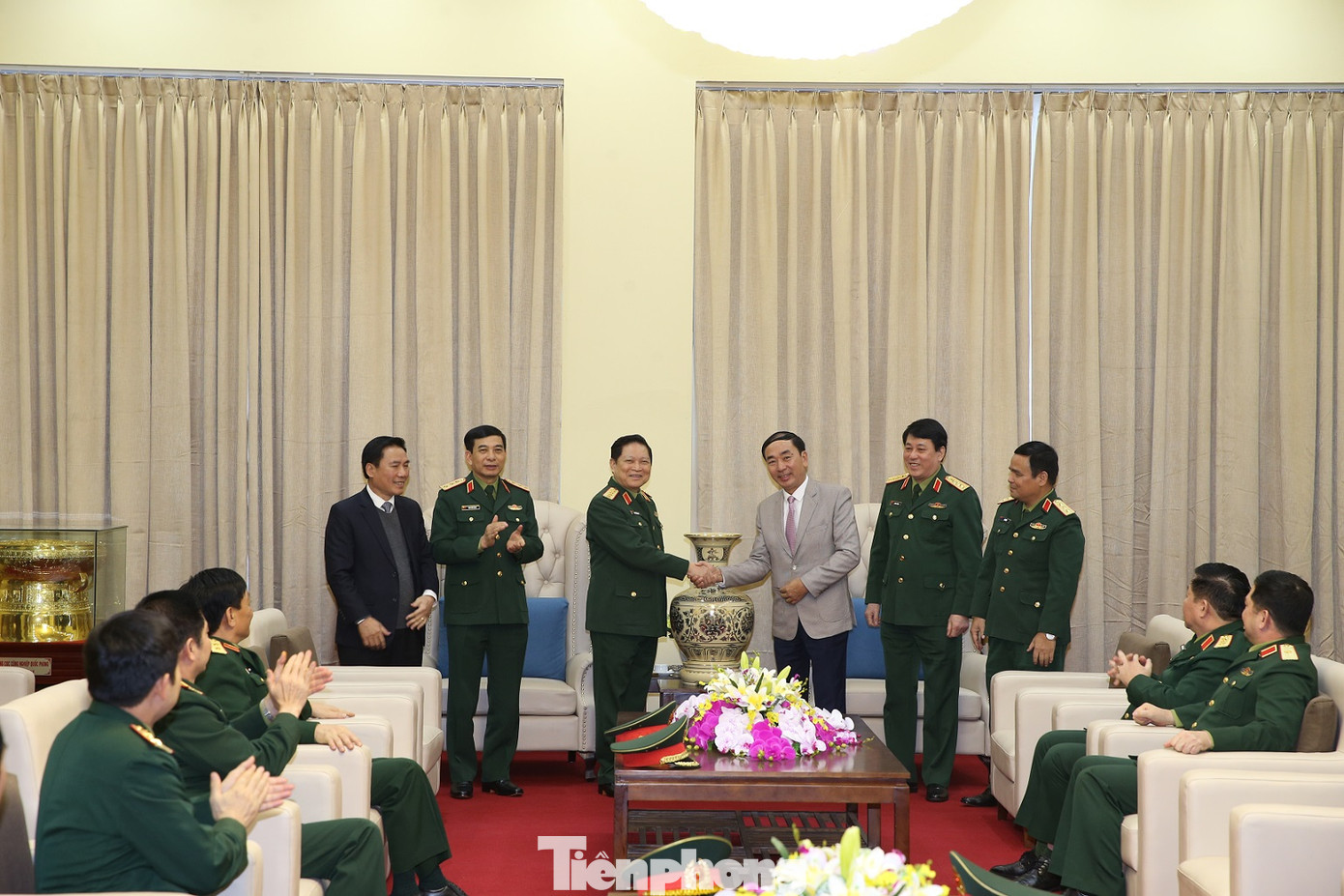 Đại tướng Ngô Xuân Lịch thăm và làm việc tại Quân khu 1 ảnh 3