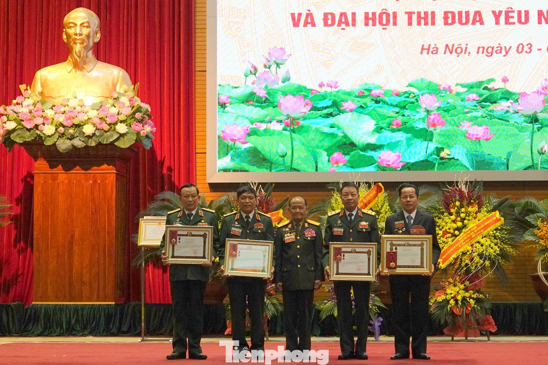 Thủ tướng Nguyễn Xuân Phúc: Cựu chiến binh là gương sáng cho thế hệ trẻ ảnh 3