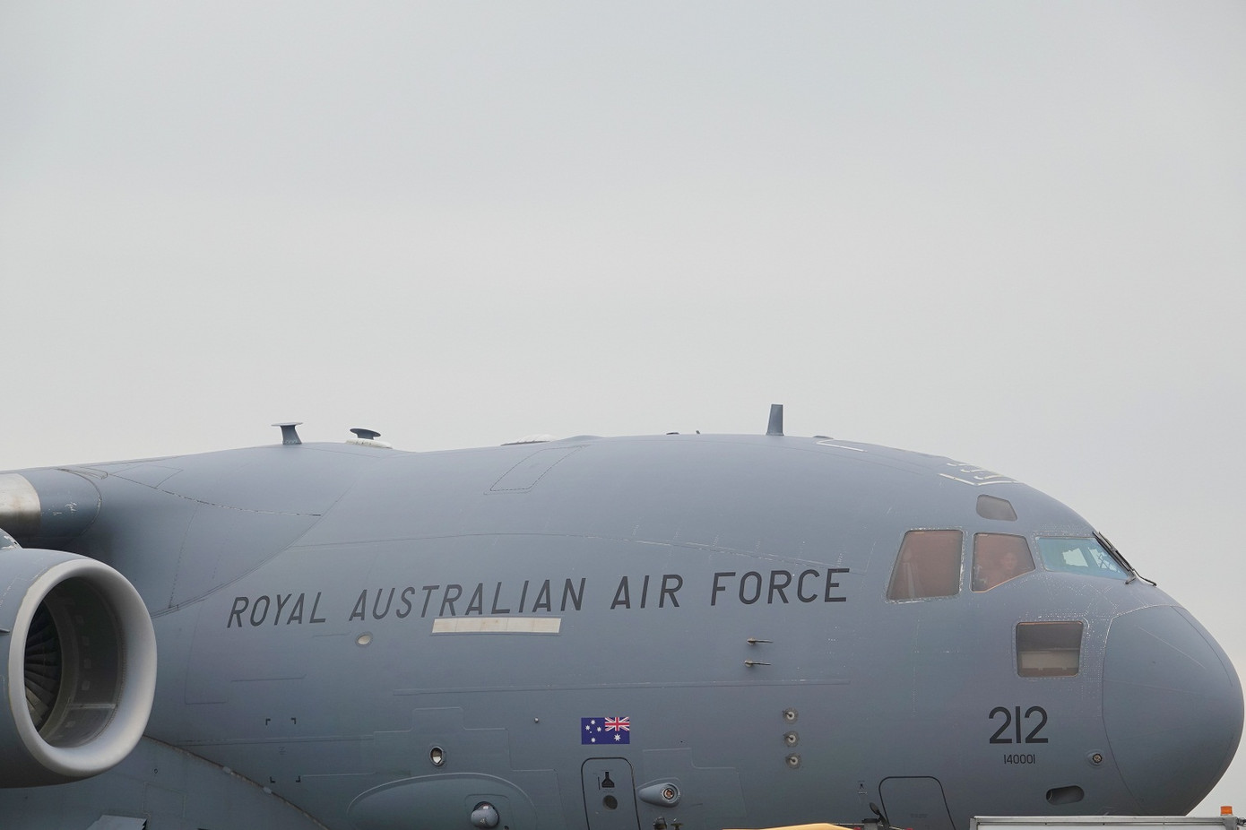 Cận cảnh vận tải cơ C-17A chở bác sĩ mũ nồi xanh Việt Nam sang Nam Sudan ảnh 3