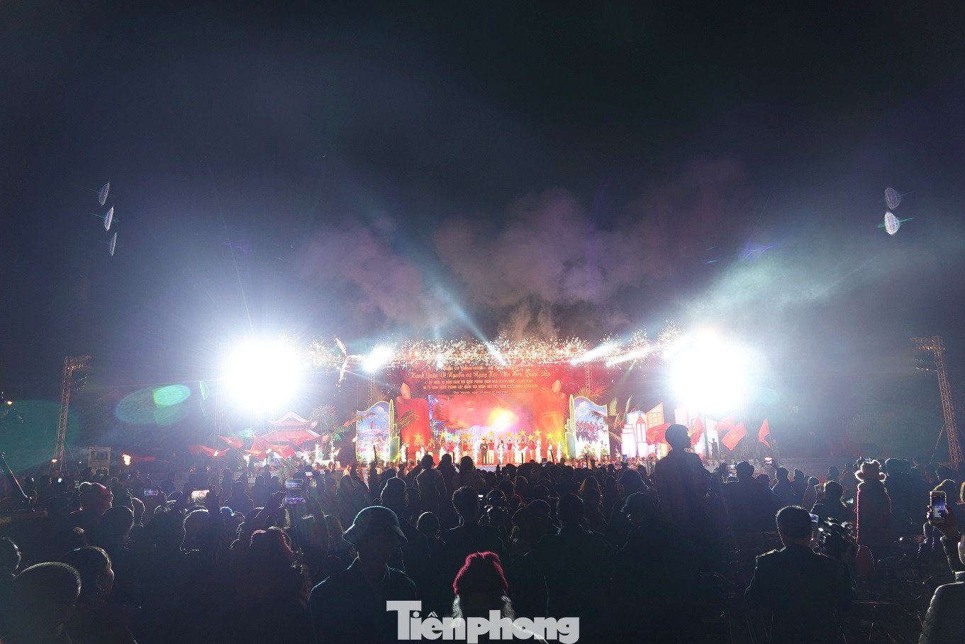 Sôi động đêm lửa trại của tuổi trẻ ở ATK Định Hóa ảnh 9