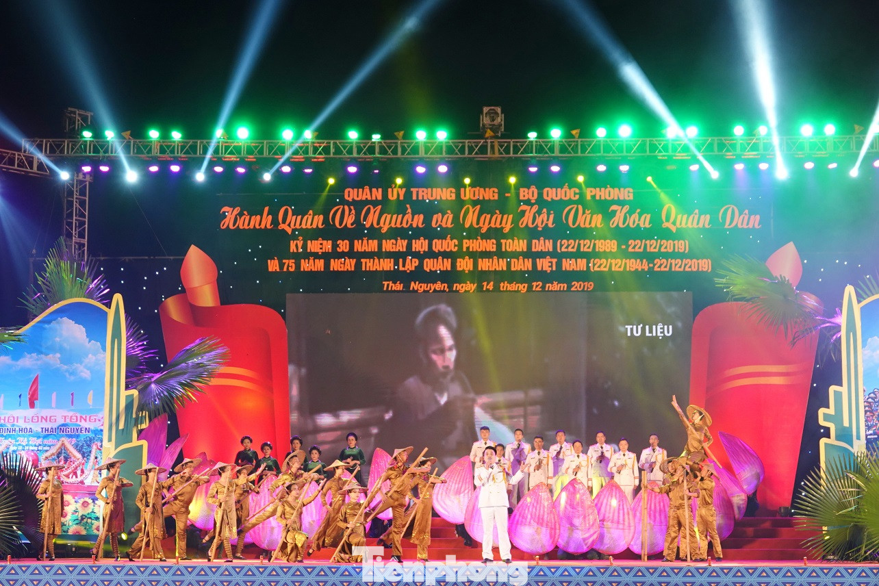 Sôi động đêm lửa trại của tuổi trẻ ở ATK Định Hóa ảnh 1