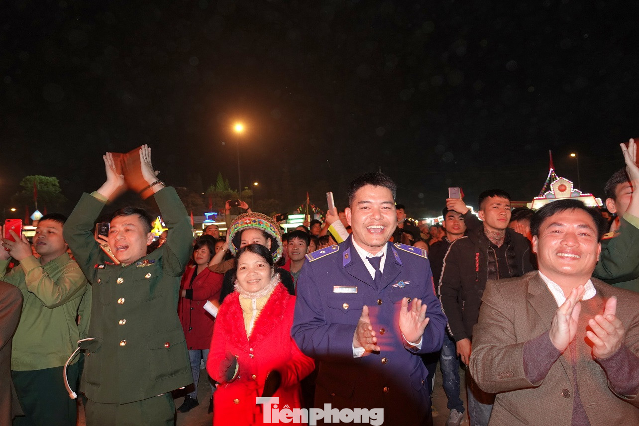 Sôi động đêm lửa trại của tuổi trẻ ở ATK Định Hóa ảnh 8