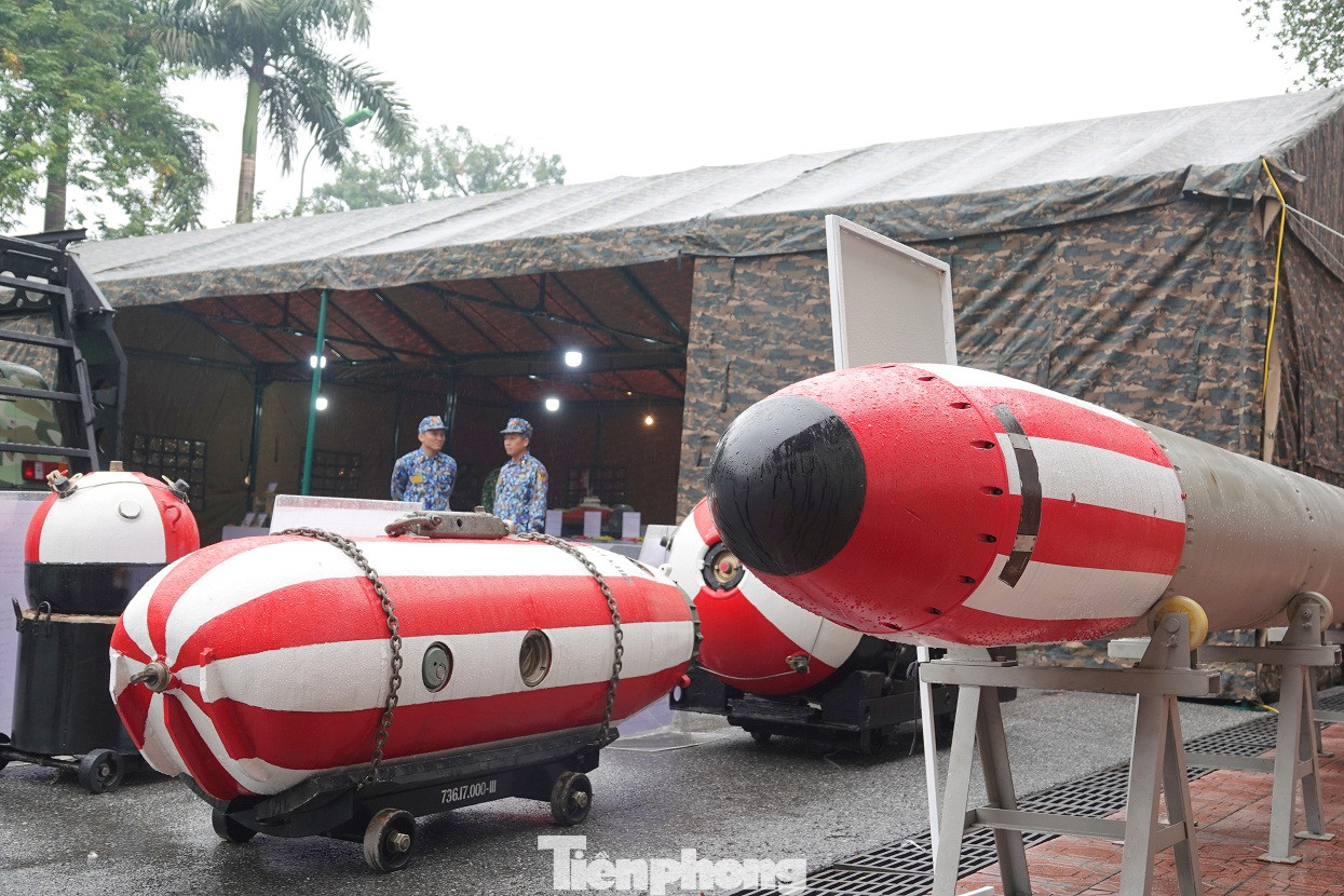 Cận cảnh ngư lôi, tổ hợp tên lửa của Quân đội nhân dân Việt Nam ảnh 3