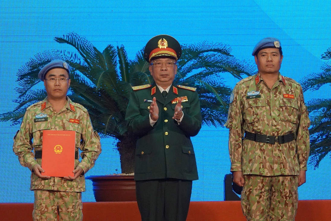 Nước mắt và nụ cười tiễn đoàn bác sĩ Bệnh viện dã chiến cấp 2.2 sang Nam Sudan ảnh 18