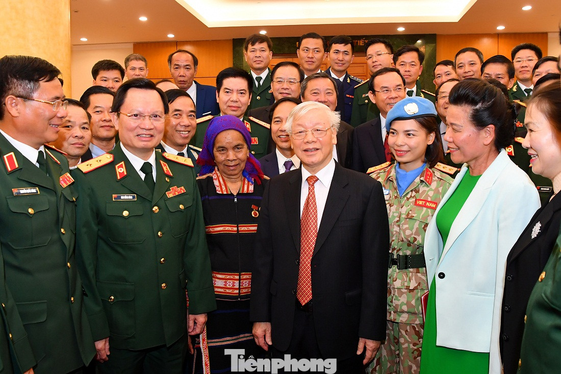 Tổng Bí thư, Chủ tịch nước gặp mặt điển hình xây dựng nền quốc phòng toàn dân ảnh 1