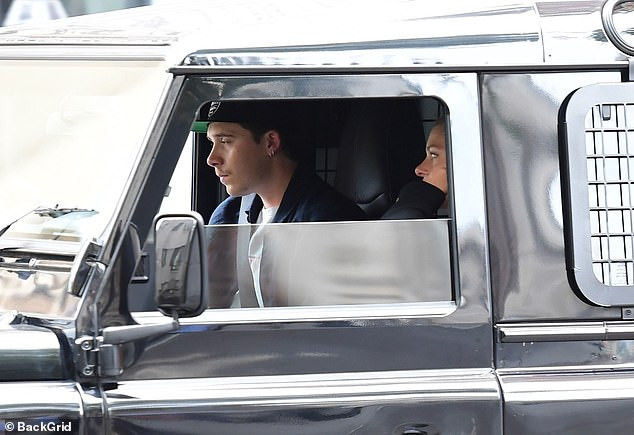 Cùng anh trai và chị dâu đi mua sắm, con gái 9 tuổi của Beckham bất ngờ bị ‘ném đá’ ảnh 11