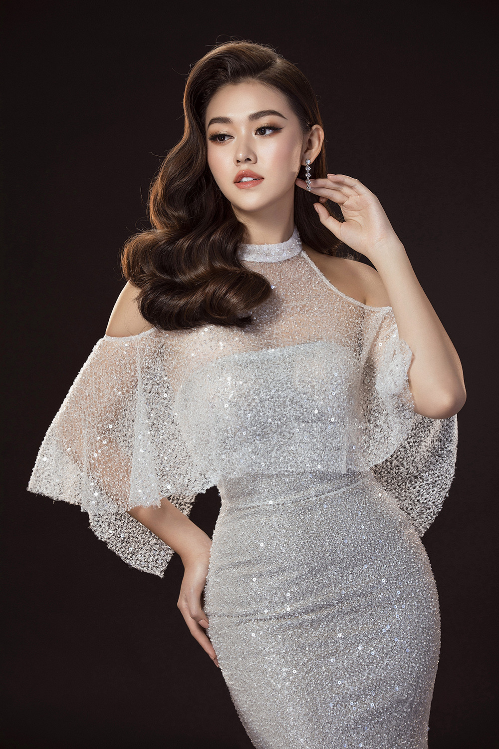 Hơn 1 tháng sau Miss International 2019, Tường San ẵm thêm giải thưởng mới ảnh 4