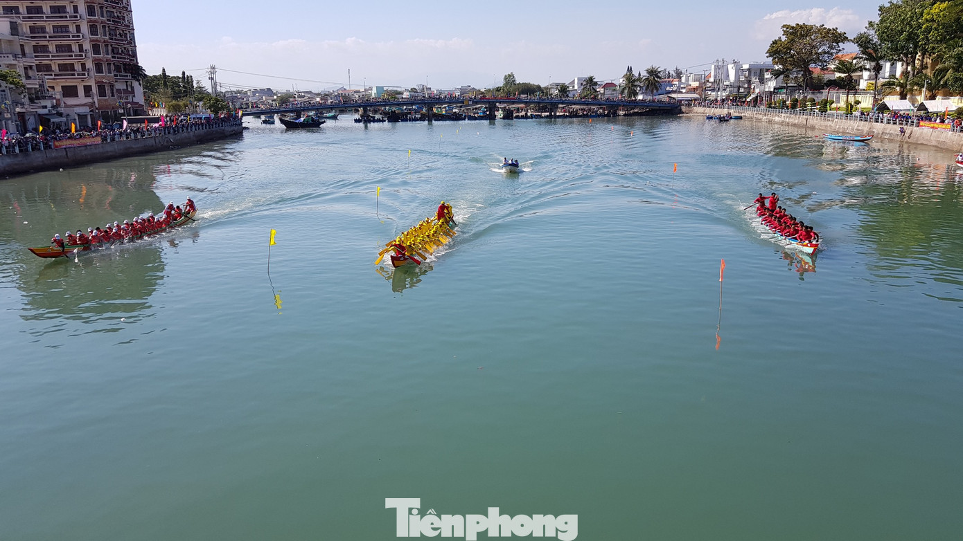 Tưng bừng lễ hội đua thuyền trên sông Cà Ty ảnh 3
