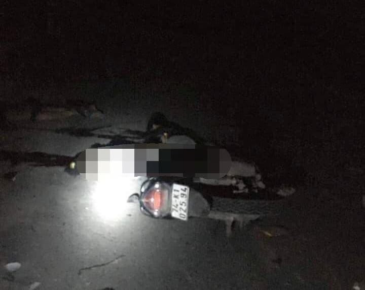 Xe máy đối đầu, 4 thiếu niên chết tại chỗ, 2 người trọng thương ảnh 1