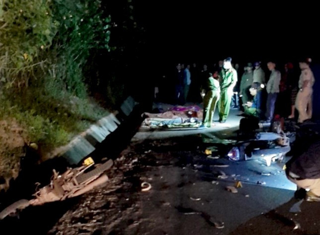 Xe máy đối đầu, 4 thiếu niên chết tại chỗ, 2 người trọng thương ảnh 2