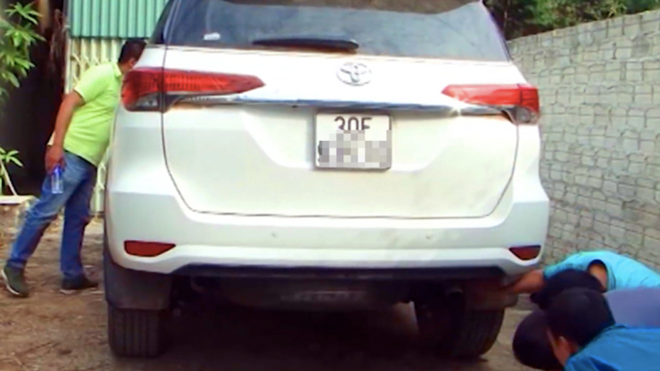 Phát hiện 220 bánh heroin giấu trong khoang bí mật xe ôtô ảnh 2