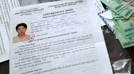 Bắt quả tang đối tượng tự xưng 'phóng viên' tống tiền bệnh viện ảnh 1