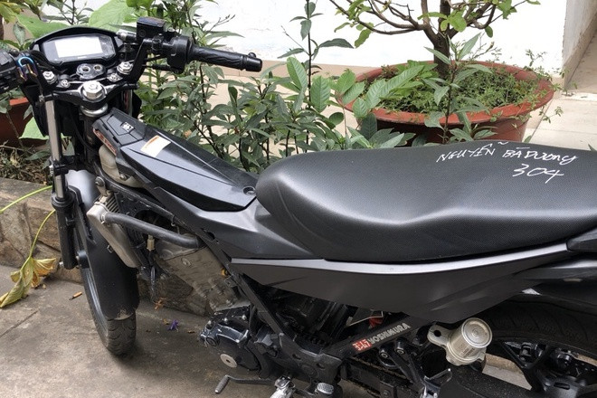 Thủ đoạn của 2 thanh niên cướp xe máy nhiều phụ nữ trên đường ảnh 2